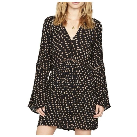 Amuse Society Dresses & Skirts - Amuse Society A Line Mini Dress Long Flare Slv Sz L Black Little Floral Boho